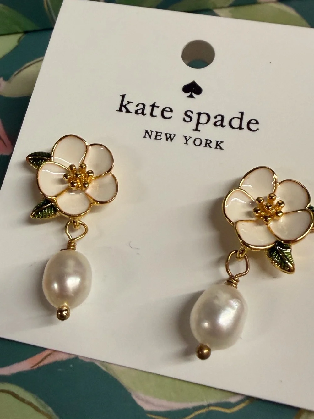 Kate Spade White Flower Pearl Drop Earrings NWT